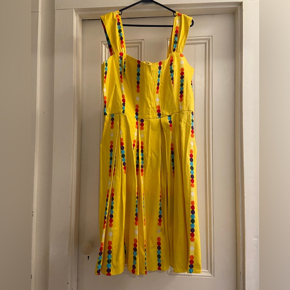 Canary yellow sweetheart dress. Retro-style. NWT. Unworn.